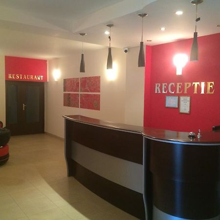 Hotel Fiama Otelu Rosu Zewnętrze zdjęcie