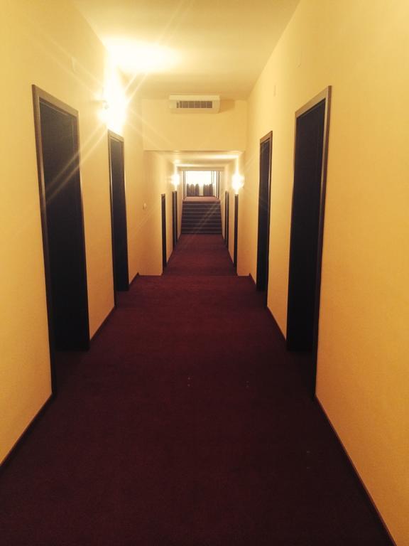 Hotel Fiama Otelu Rosu Zewnętrze zdjęcie
